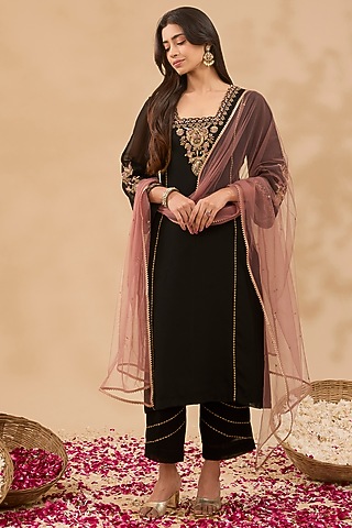 Black Georgette Thread & Patch Work Kurta Set by MAKAAN.51