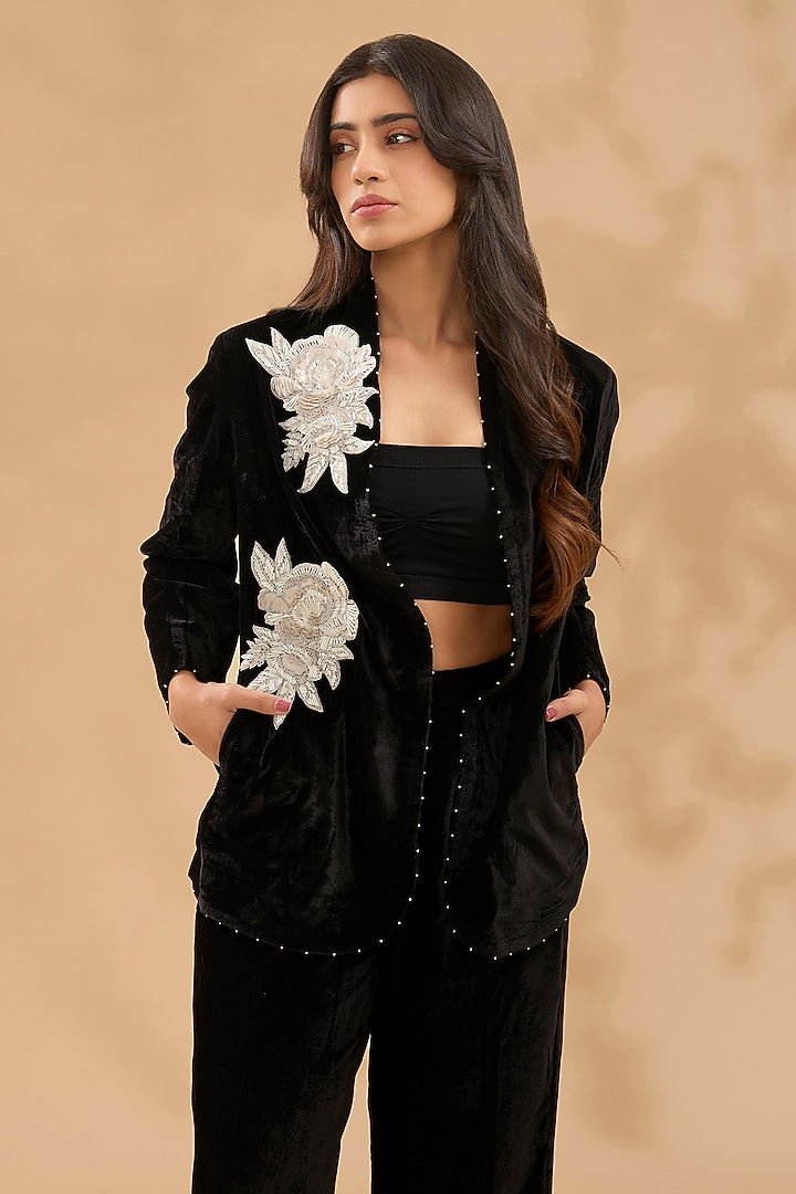 Black Velvet Floral Boota Hand Embroidered Blazer Set by MAKAAN.51 at Pernia's Pop Up Shop