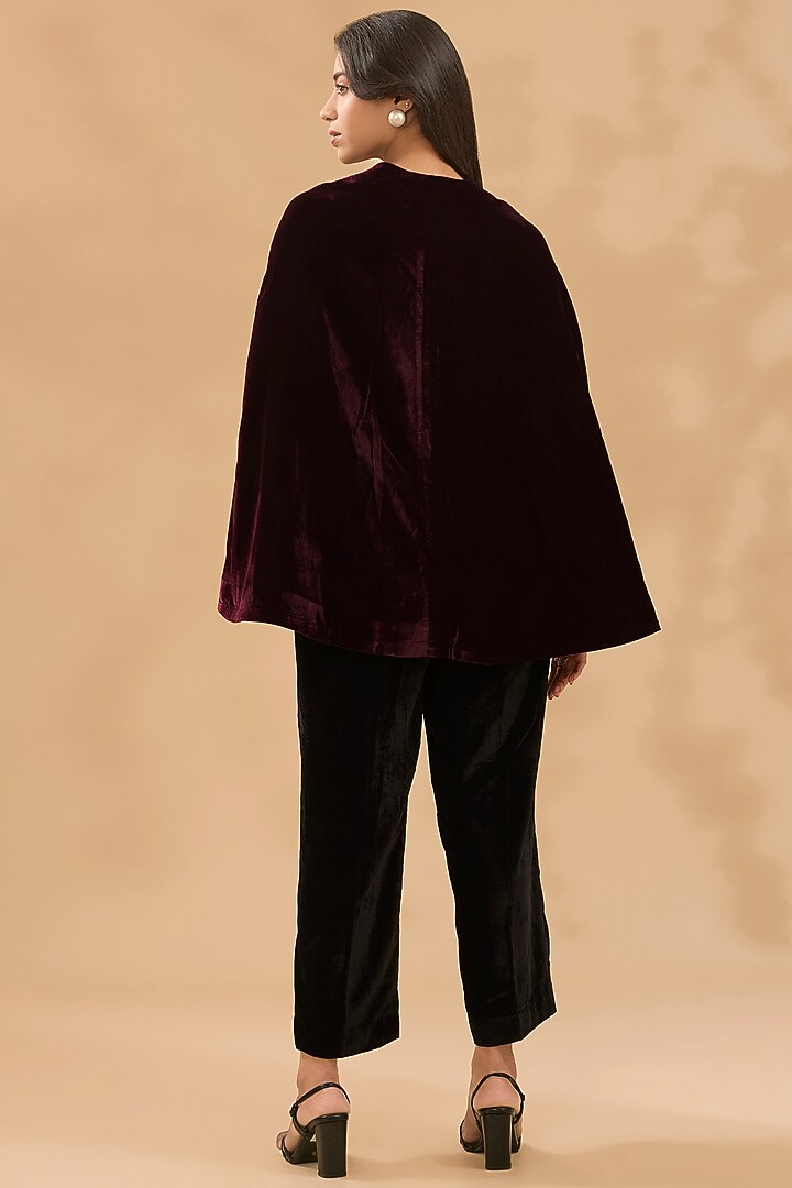 Maroon Velvet Pearl Hand Embroidered Cape Set by MAKAAN.51 at Pernia's Pop Up Shop
