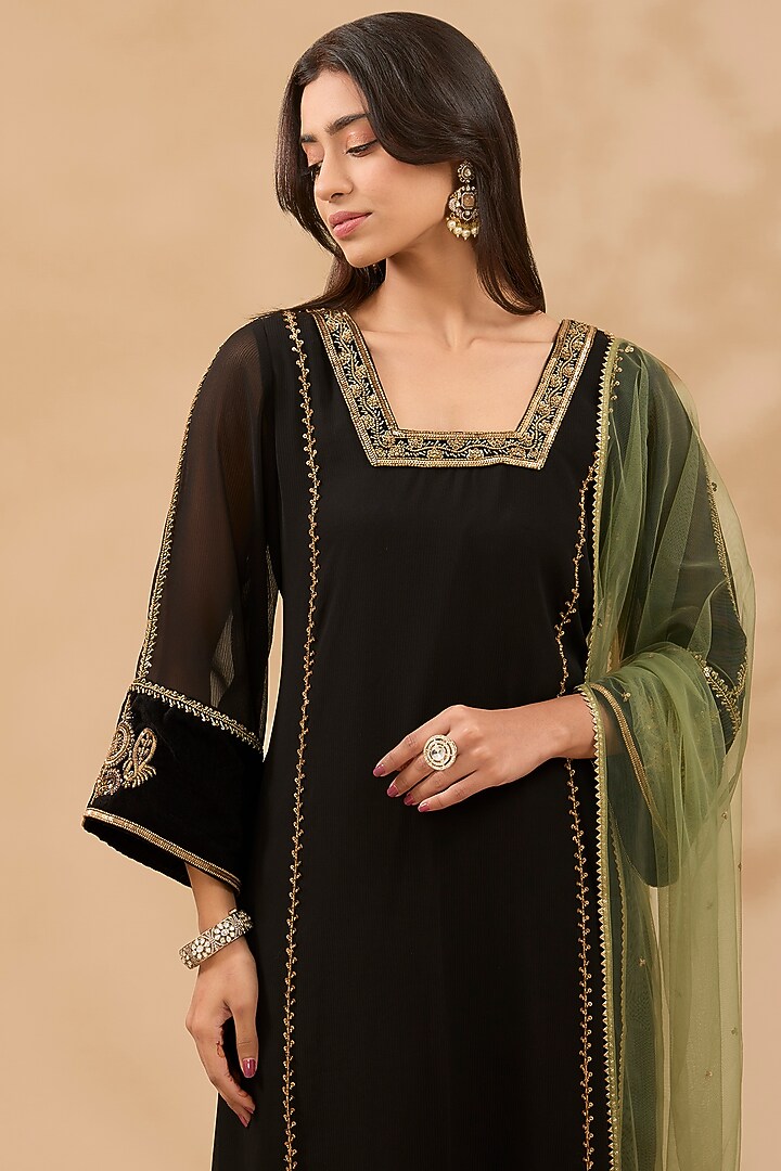 Black Georgette Thread & Patch Work Kurta Set by MAKAAN.51 at Pernia's Pop Up Shop