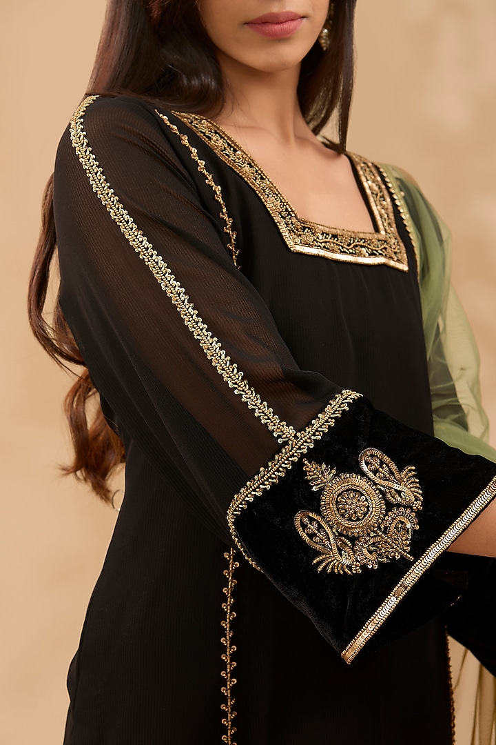 Black Georgette Thread & Patch Work Kurta Set by MAKAAN.51 at Pernia's Pop Up Shop