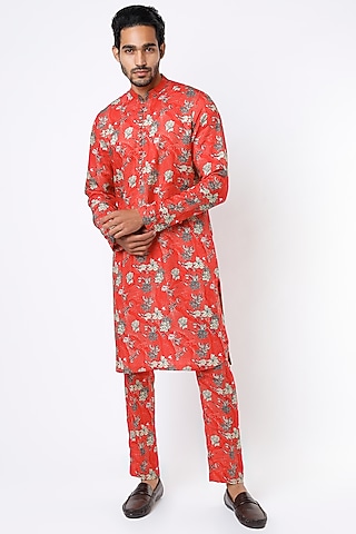 Red Printed Kurta Set by Mr. Ajay Kumar