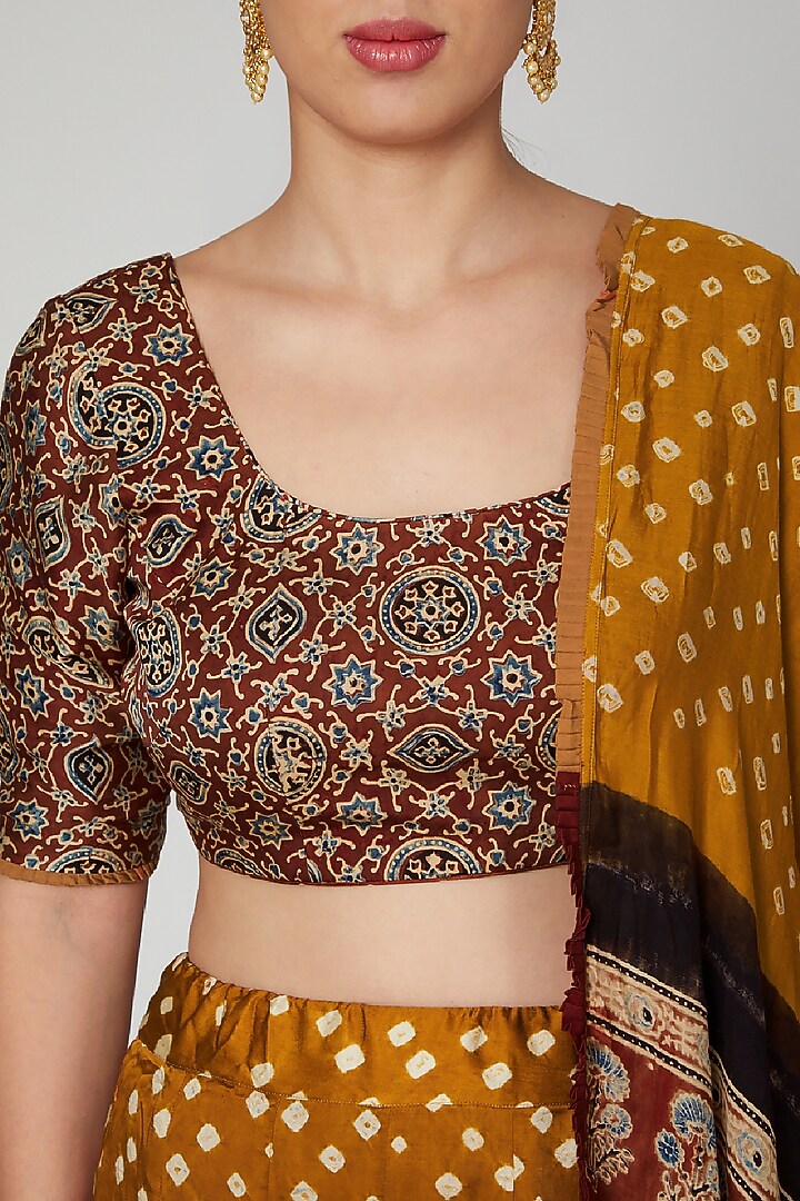 Mustard Bandhani Printed Wedding Lehenga Set by Manmeera at Pernia's Pop Up Shop