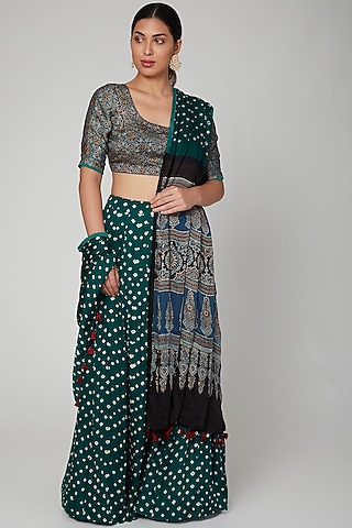 Emerald Green Bandhani Printed Lehenga Set by Manmeera