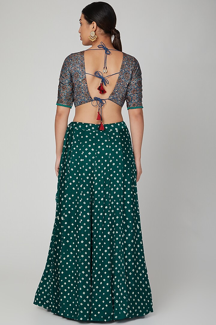 Emerald Green Bandhani Printed Wedding Lehenga Set by Manmeera at Pernia's Pop Up Shop