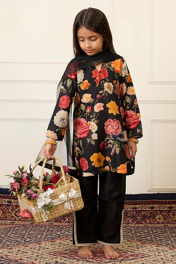 Black Handwoven Chanderi Printed Kurta Set For Girls by Mamma Plz at Pernia's Pop Up Shop