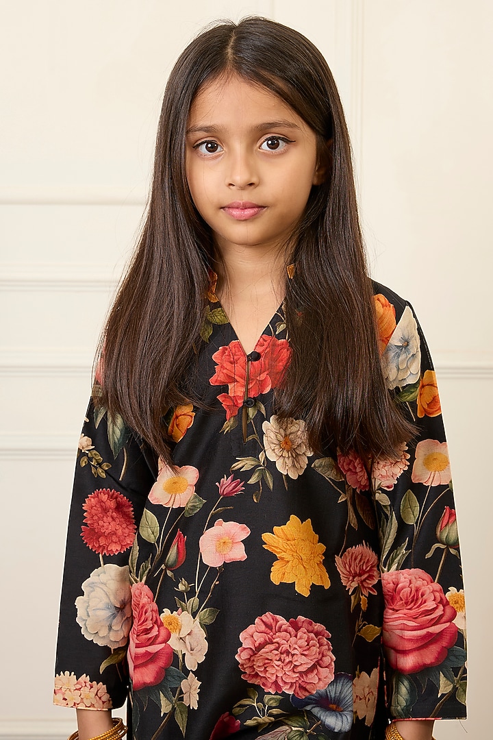 Black Handwoven Chanderi Printed Kurta Set For Girls by Mamma Plz at Pernia's Pop Up Shop