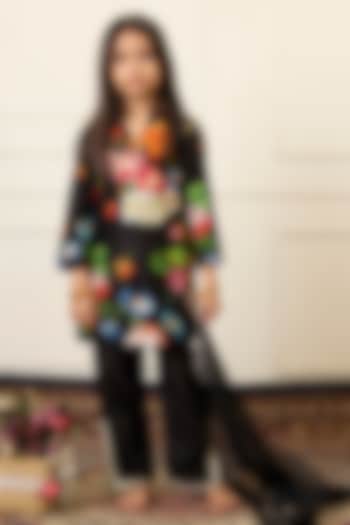 Black Handwoven Chanderi Printed Kurta Set For Girls by Mamma Plz at Pernia's Pop Up Shop