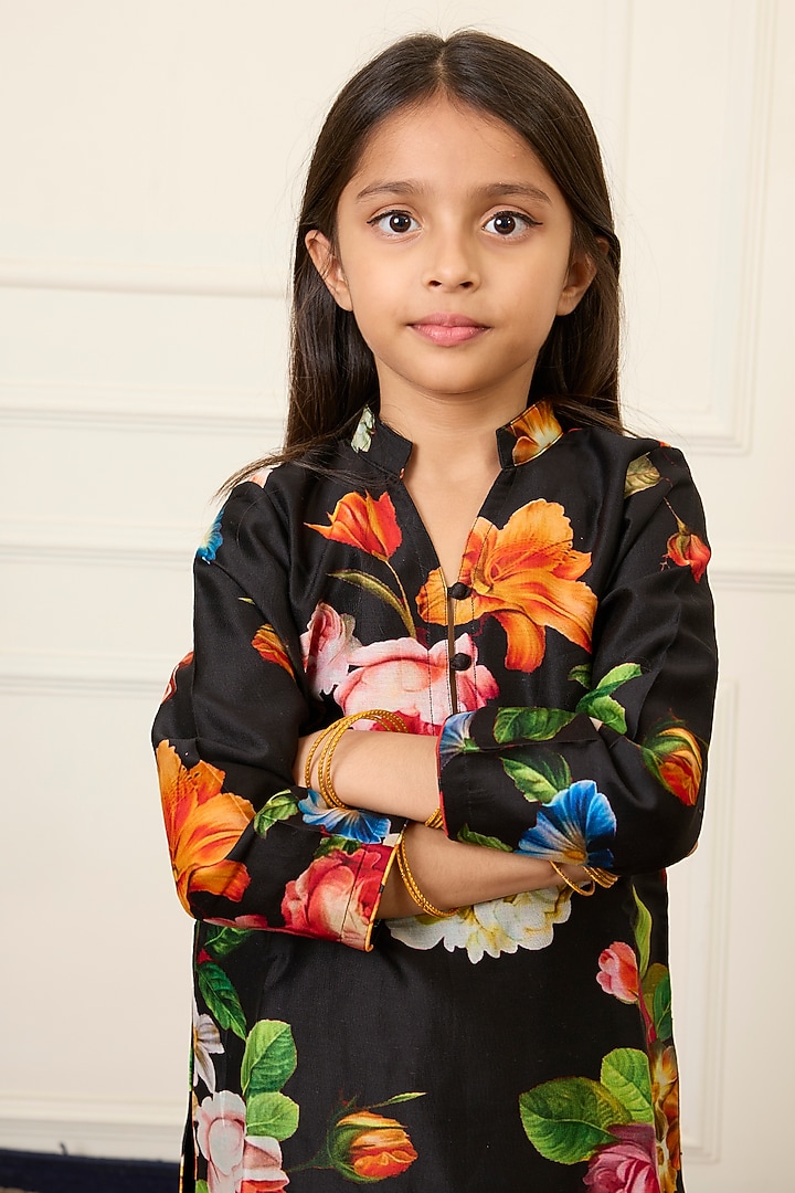 Black Handwoven Chanderi Printed Kurta Set For Girls by Mamma Plz at Pernia's Pop Up Shop