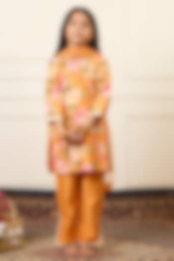 Yellow Handwoven Chanderi Printed Kurta Set For Girls by Mamma Plz at Pernia's Pop Up Shop