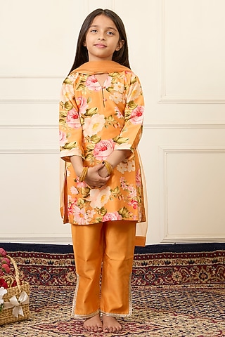 Yellow Handwoven Chanderi Printed Kurta Set For Girls by Mamma Plz