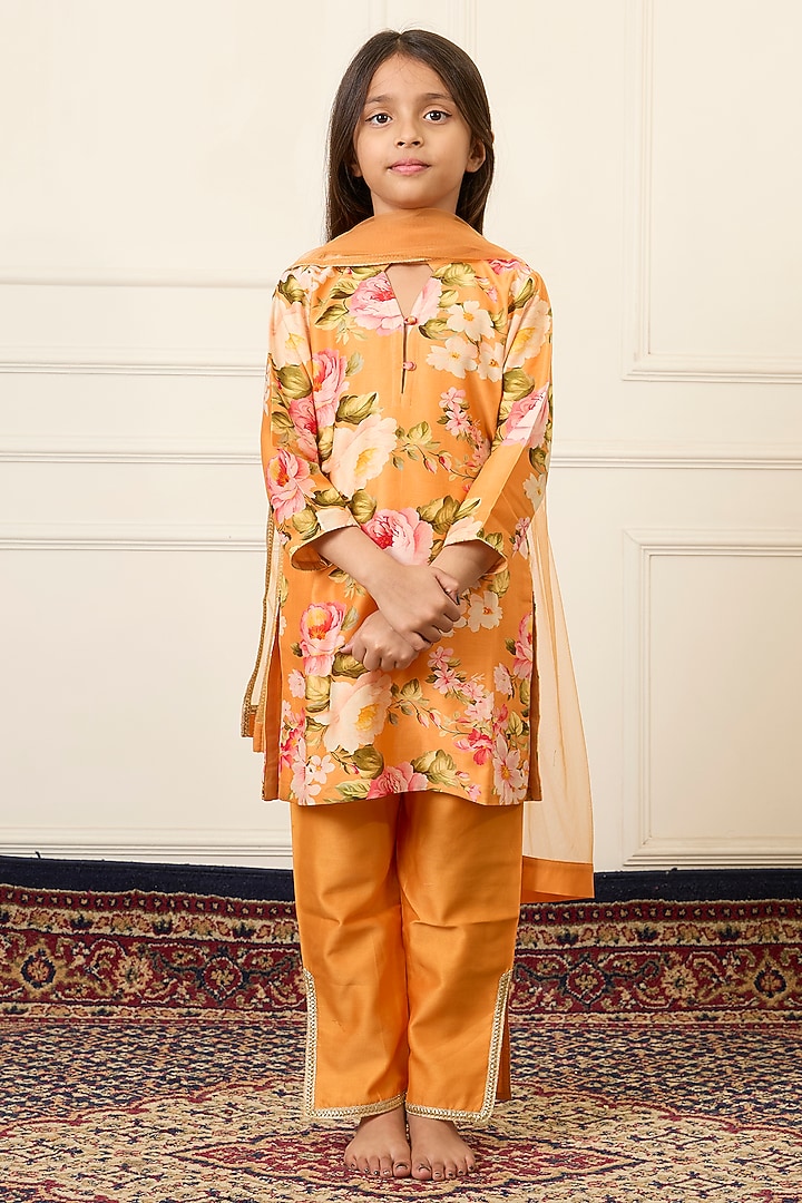 Yellow Handwoven Chanderi Printed Kurta Set For Girls by Mamma Plz at Pernia's Pop Up Shop