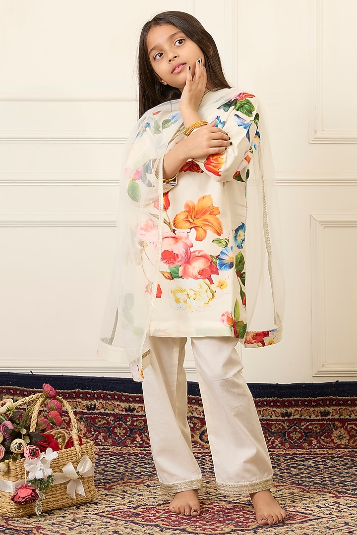Ivory Handwoven Chanderi Printed Kurta Set For Girls by Mamma Plz at Pernia's Pop Up Shop