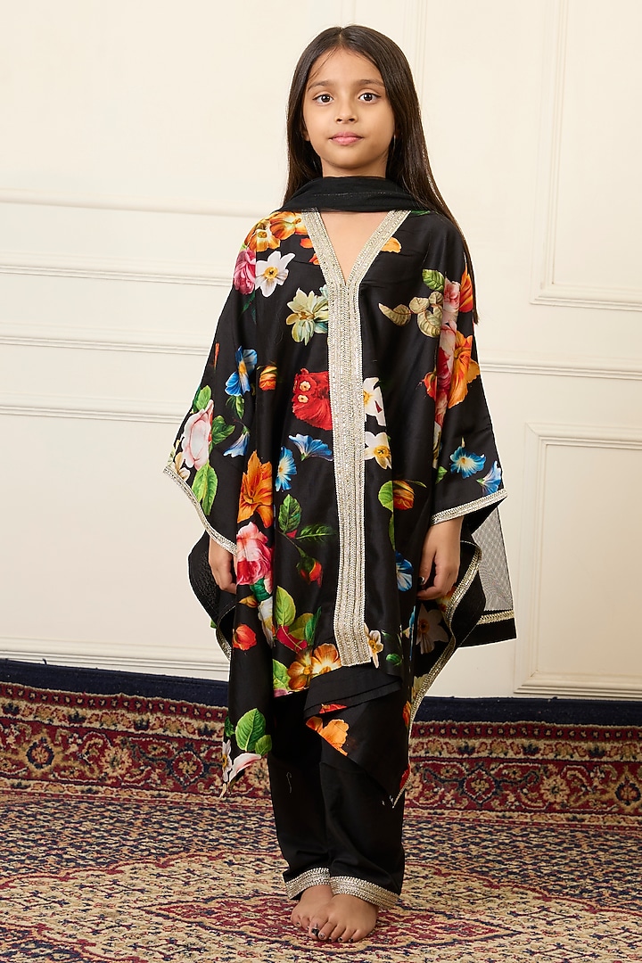 Black Handwoven Chanderi Printed Kaftan Set For Girls by Mamma Plz at Pernia's Pop Up Shop