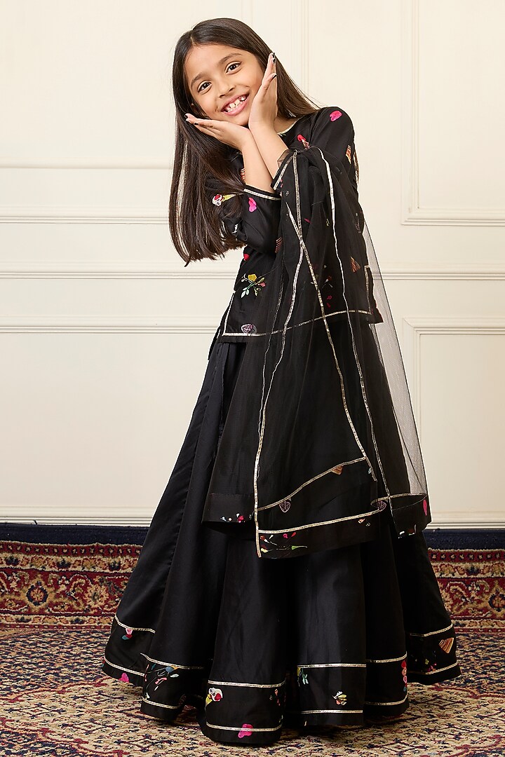 Black Handwoven Chanderi Lehenga Set For Girls by Mamma Plz at Pernia's Pop Up Shop