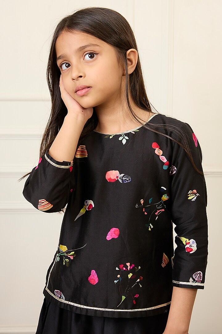 Black Handwoven Chanderi Lehenga Set For Girls by Mamma Plz at Pernia's Pop Up Shop