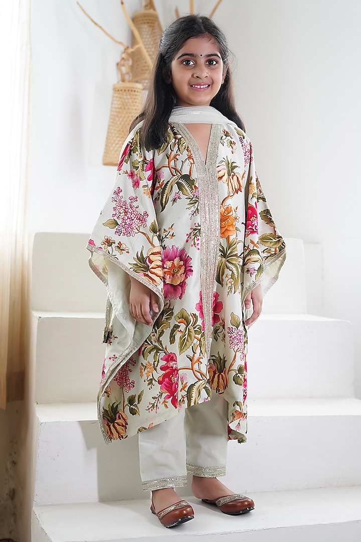 Green handwoven Chanderi Floral Printed Kaftan Set For Girls by Mamma Plz at Pernia's Pop Up Shop