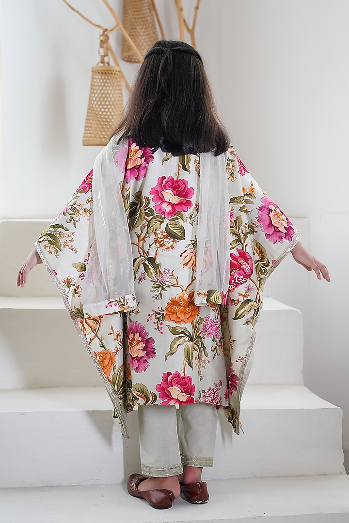 Green handwoven Chanderi Floral Printed Kaftan Set For Girls by Mamma Plz at Pernia's Pop Up Shop