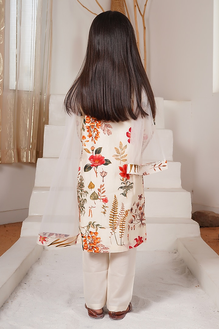 Ivory Handwoven Chanderi Floral Printed Kurta Set For Girls by Mamma Plz at Pernia's Pop Up Shop