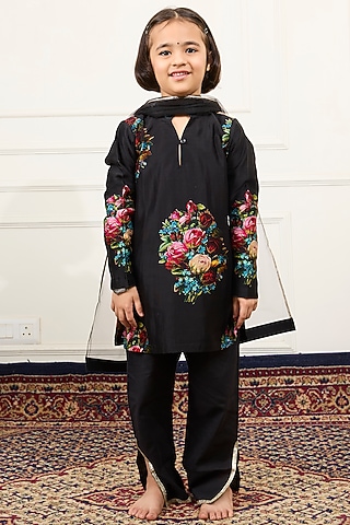 Black Handwoven Chanderi Floral Digital Printed Kurta Set For Girls by Mamma Plz