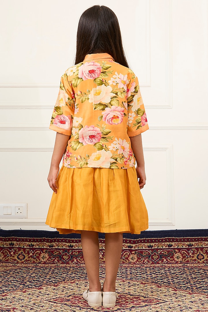 Yellow Handwoven Chanderi Pleated Skirt Set For Girls by Mamma Plz at Pernia's Pop Up Shop