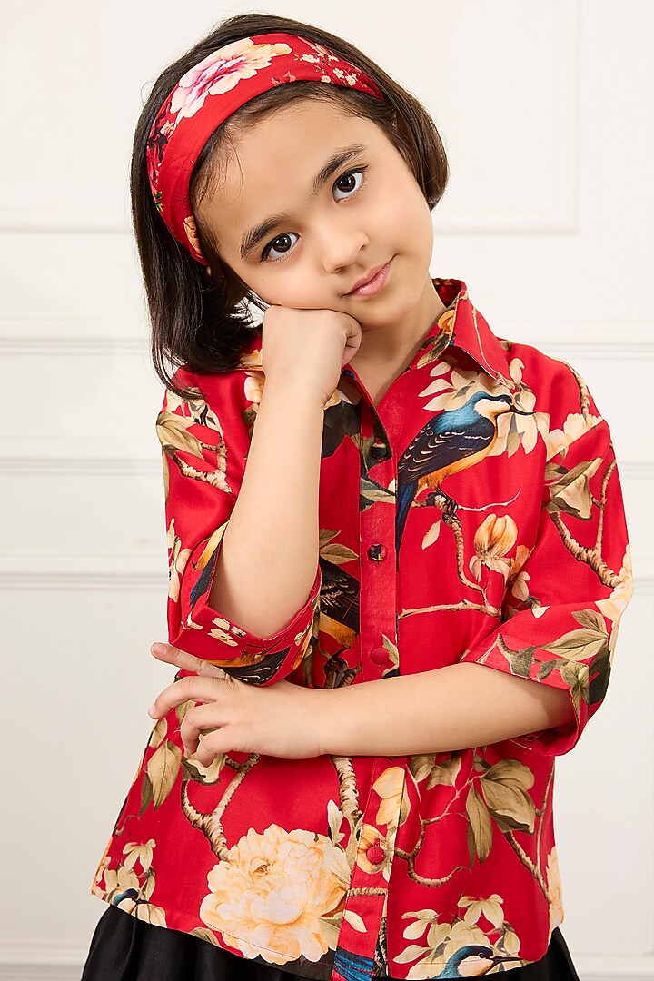 Black Handwoven Chanderi Pleated Skirt Set For Girls by Mamma Plz at Pernia's Pop Up Shop
