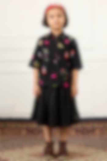 Black Handwoven Chanderi Flared Skirt Set For Girls by Mamma Plz at Pernia's Pop Up Shop