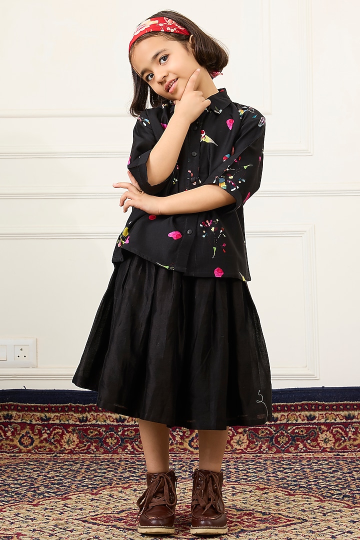 Black Handwoven Chanderi Flared Skirt Set For Girls by Mamma Plz at Pernia's Pop Up Shop