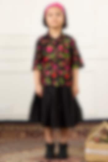Black Handwoven Chanderi Flared Skirt Set For Girls by Mamma Plz at Pernia's Pop Up Shop