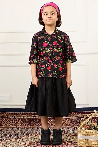 Black Handwoven Chanderi Flared Skirt Set For Girls by Mamma Plz