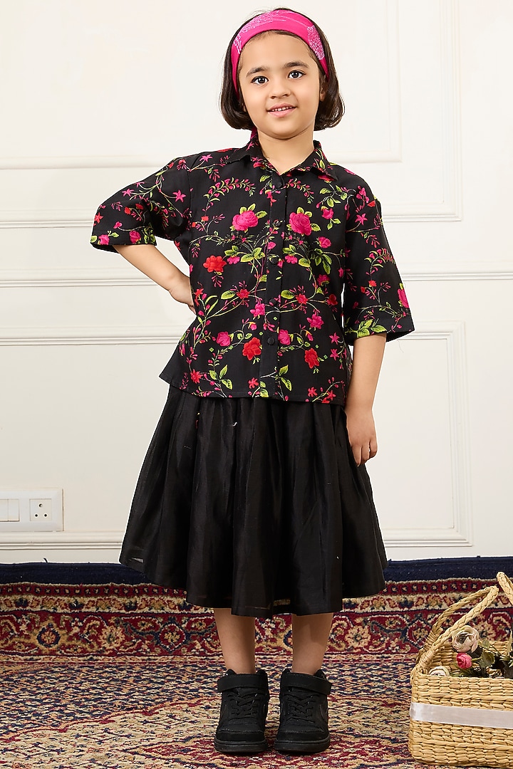Black Handwoven Chanderi Flared Skirt Set For Girls by Mamma Plz at Pernia's Pop Up Shop
