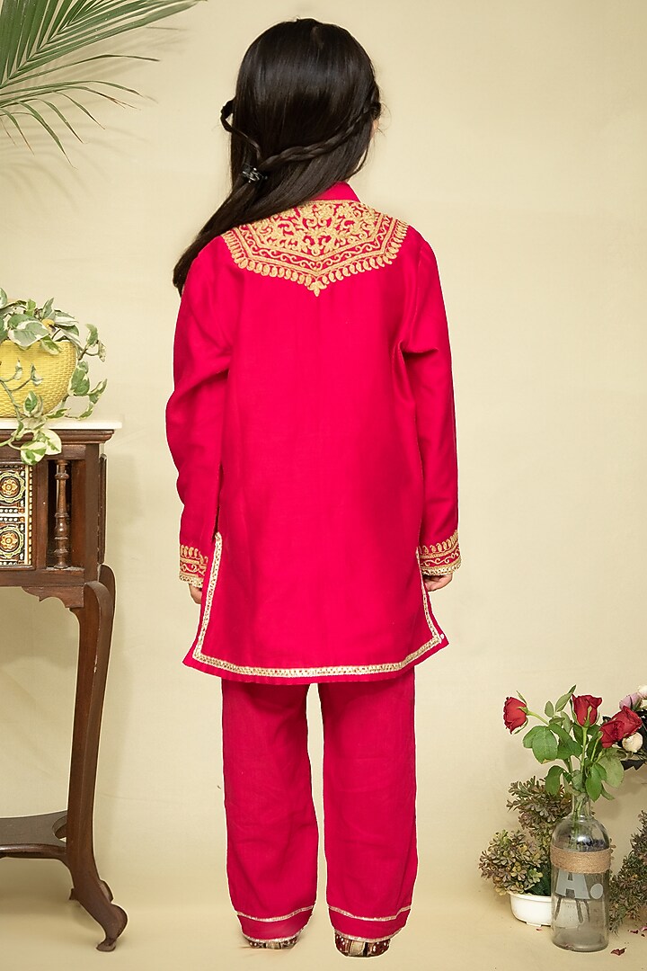 Fuchsia Chanderi Embroidered Kurta Set For Girls by Mamma Plz at Pernia's Pop Up Shop