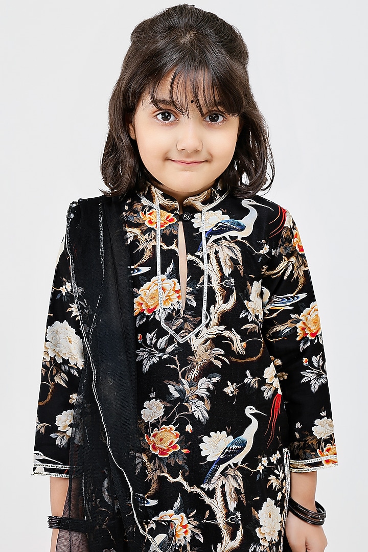 Black Handwoven Chanderi Floral Printed Kurta Set For Girls by Mamma Plz at Pernia's Pop Up Shop