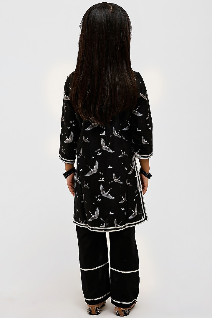 Black Handwoven Chanderi Bird Printed Kurta Set For Girls by Mamma Plz at Pernia's Pop Up Shop