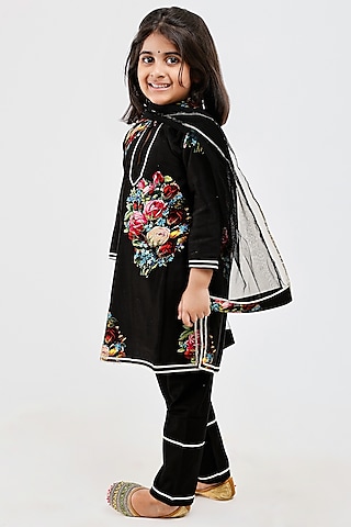 Black Handwoven Chanderi Floral Printed Kurta Set For Girls by Mamma Plz