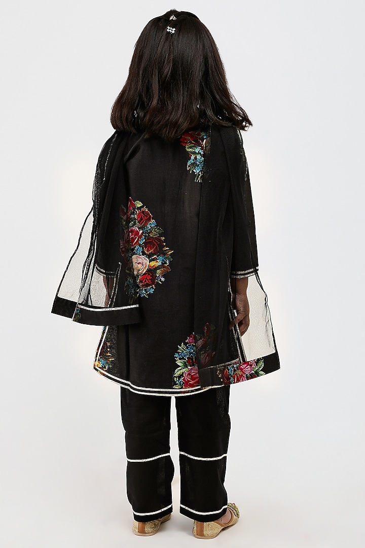 Black Handwoven Chanderi Floral Printed Kurta Set For Girls by Mamma Plz at Pernia's Pop Up Shop