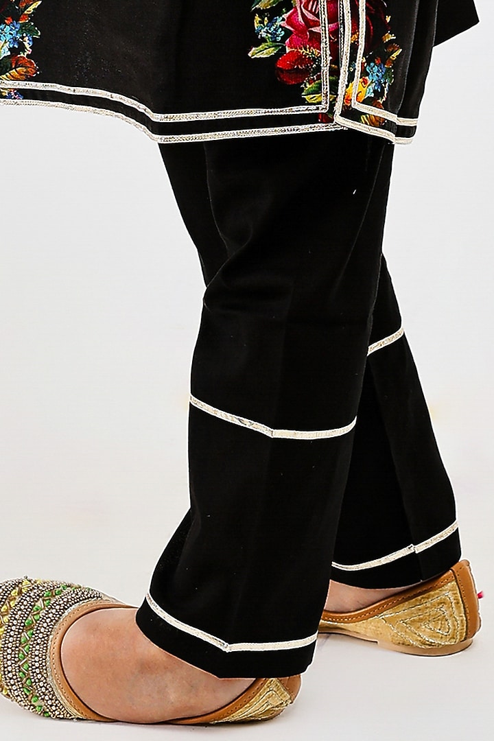 Black Handwoven Chanderi Floral Printed Kurta Set For Girls by Mamma Plz at Pernia's Pop Up Shop