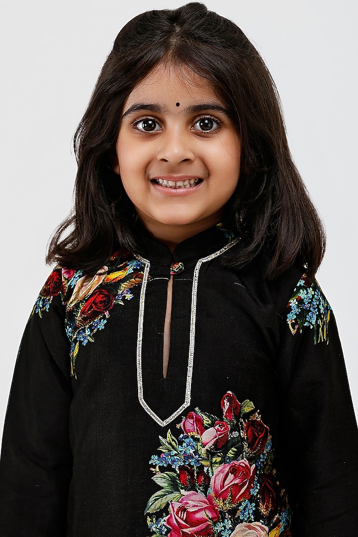 Black Handwoven Chanderi Floral Printed Kurta Set For Girls by Mamma Plz at Pernia's Pop Up Shop
