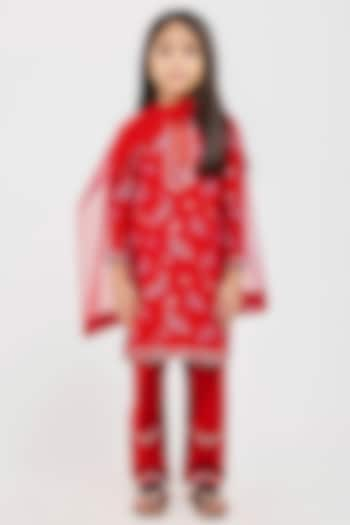 Red Handwoven Chanderi Bird Printed Kurta Set For Girls by Mamma Plz at Pernia's Pop Up Shop