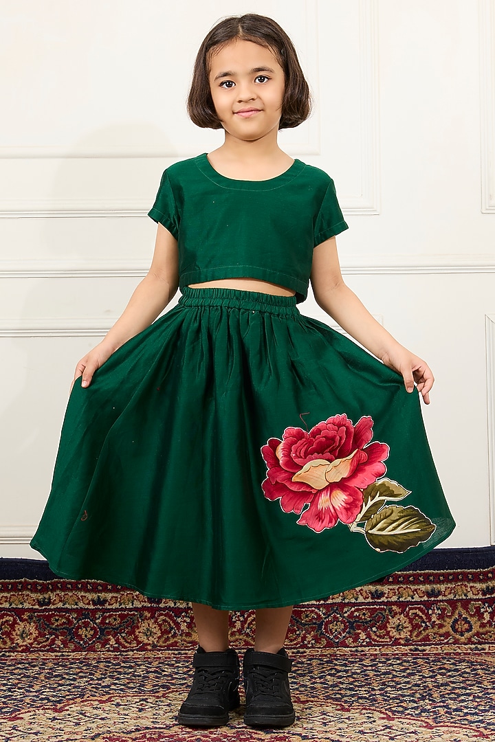 Emerald Green Handwoven Chanderi Floral Applique Skirt Set For Girls by Mamma Plz at Pernia's Pop Up Shop