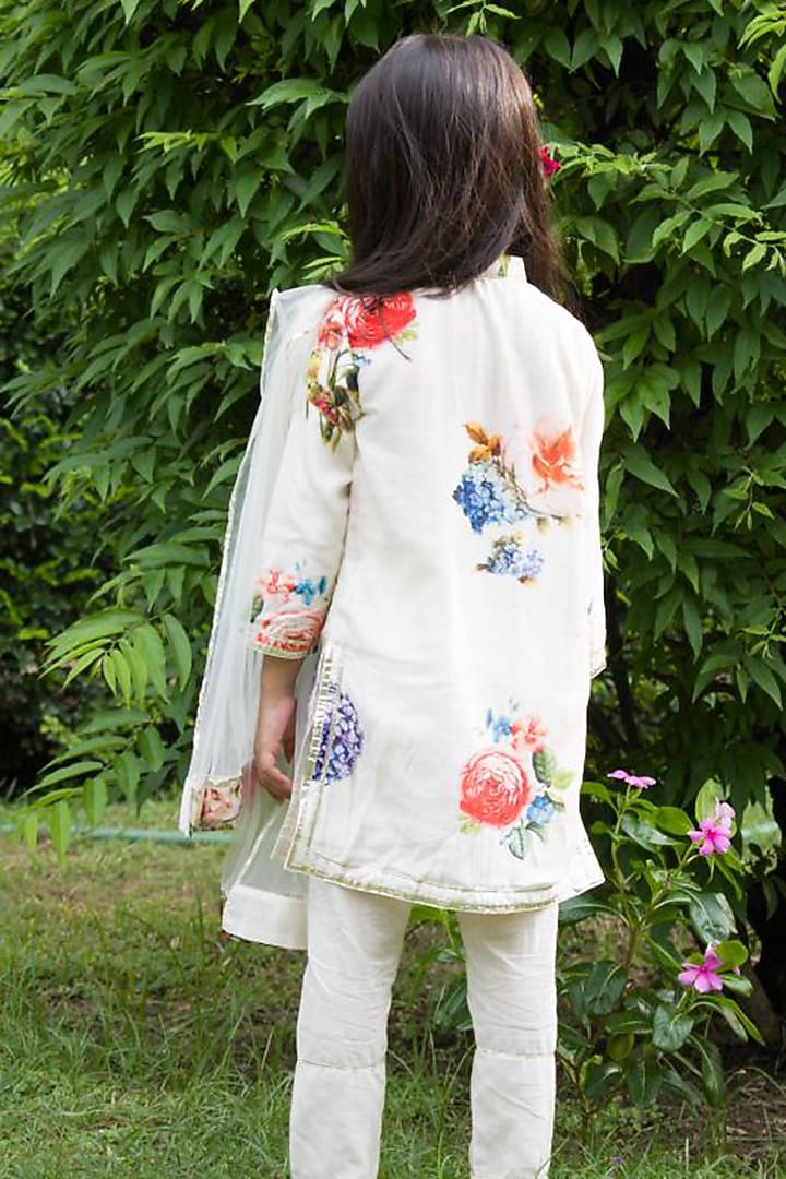 Ivory Handwoven Chanderi Floral Printed Kurta Set For Girls by Mamma Plz at Pernia's Pop Up Shop