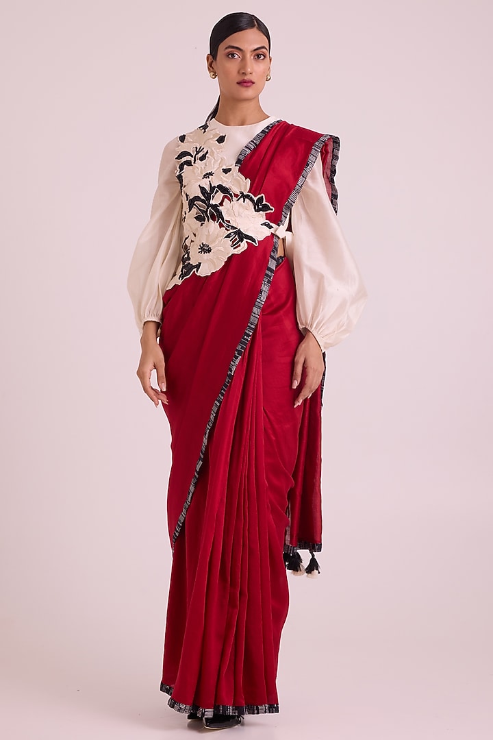 Red Handloom Chanderi Silk Embroidered Pre-Draped Wedding Saree Set by MADDER MUCH at Pernia's Pop Up Shop