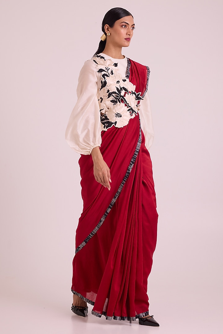 Red Handloom Chanderi Silk Embroidered Pre-Draped Wedding Saree Set by MADDER MUCH at Pernia's Pop Up Shop