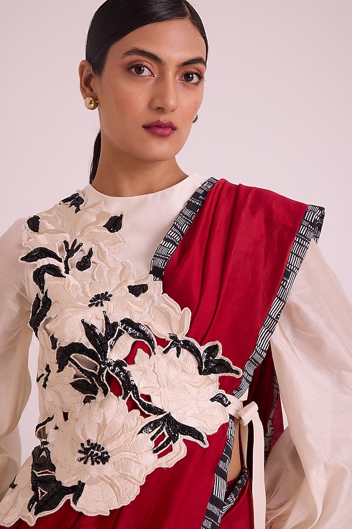Red Handloom Chanderi Silk Embroidered Pre-Draped Wedding Saree Set by MADDER MUCH at Pernia's Pop Up Shop