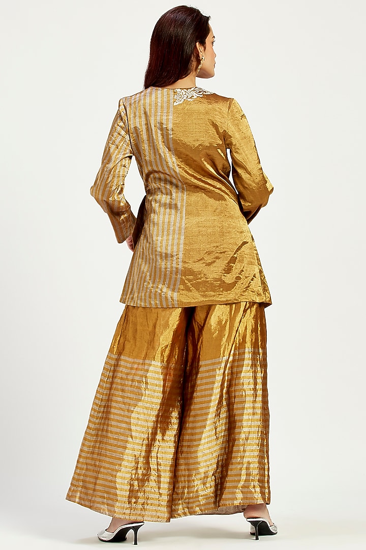Ocher Handloom Chanderi Tissue Zari & Chanderi Silk Bow Blazer Set by MADDER MUCH at Pernia's Pop Up Shop