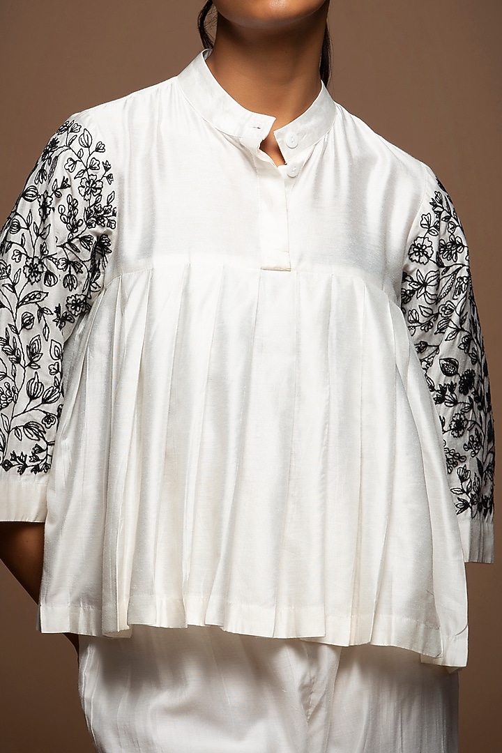 White Silk Chanderi Thread Embroidered Pant Set by House of MANAA at Pernia's Pop Up Shop