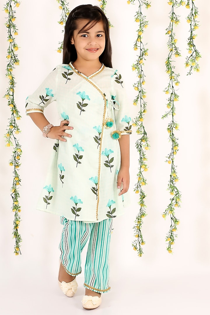 White Floral Printed Angrakha Kurta Set For Girls by M'andy