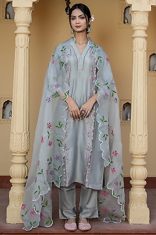 Grey Chanderi Silk Machine Embroidered Kurta Set by Mangalmay By Aastha