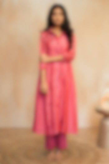 Fuchsia Pink Chanderi Silk Hand-Painted & 3D Floral Applique Co-Ord Set by Mangalmay By Aastha at Pernia's Pop Up Shop
