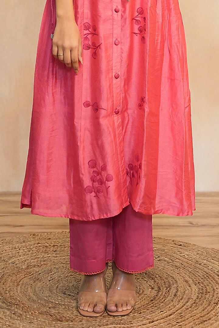Fuchsia Pink Chanderi Silk Hand-Painted & 3D Floral Applique Co-Ord Set by Mangalmay By Aastha at Pernia's Pop Up Shop